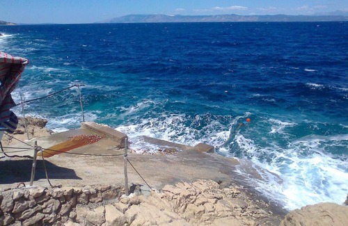 Gdinj Apartment | Three bedroom apartment near beach Cove Virak, Hvar (A-6969-a)