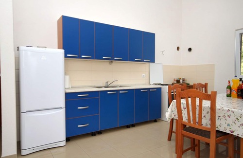 Gdinj Apartment | Three bedroom apartment with terrace and sea view Cove Skozanje, Hvar (A-4024-b)