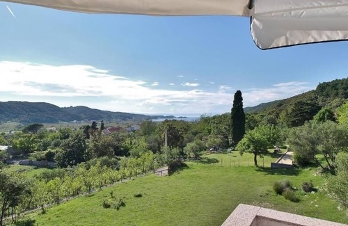 Supetarska Draga Apartment | Three bedroom apartment with terrace and sea view Rab (A-24682-a)