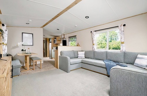 Aberystwyth House | Three bedroom caravan, sleeping six people, perfect for relaxing by the coast.