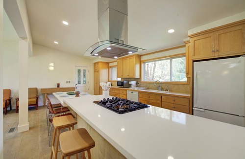 Mercer Island House | Three Bedroom Home With King Suite at Mercer Island