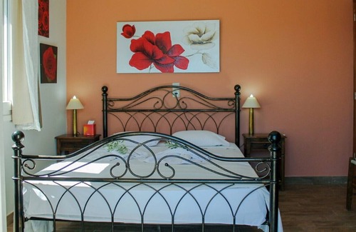 Gimari Villa | Three-bedroom villa on a small hill with stunning sea views
