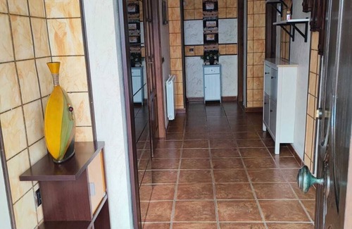 Arriate House | Three bedrooms five bathrooms patio with pool private parking
