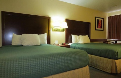 St. George Hotel | Three Budget-friendly Rooms w/Pool Access | Complimentary Breakfast