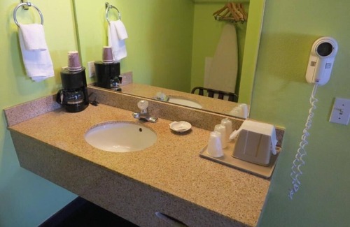St. George Hotel | Three Budget-friendly Rooms w/Pool Access | Complimentary Breakfast