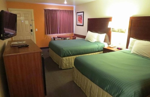 St. George Hotel | Three Budget-friendly Rooms w/Pool Access | Complimentary Breakfast