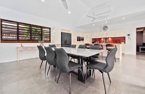 Clifton Beach House | Three Corners Of Paradise In Clifton Beach