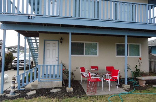 Cayucos House | Three Houses From The Beach 3 minute walk to beach.