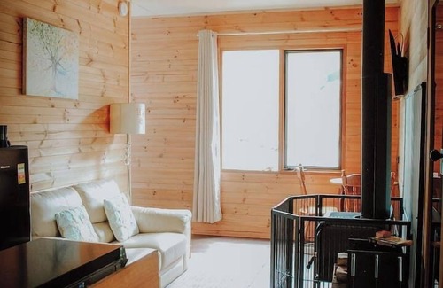 South Bruny House | Three Little Pigs Escape - Main House + Cabin