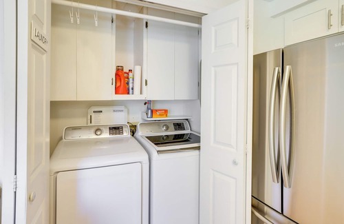 Three Oaks Cottage | Three Oaks Home w/Guest House - 8 Mi to Beach!