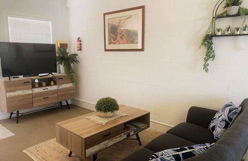 Castletown Apartment | Three Palms Apartments Unit 4