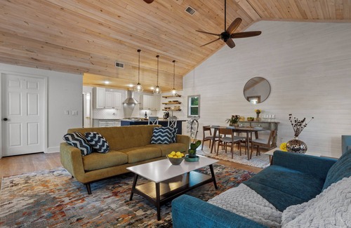 Bay St Louis House | Three Palms Oasis in Old Town Bay St. Louis. In the heart of it all!