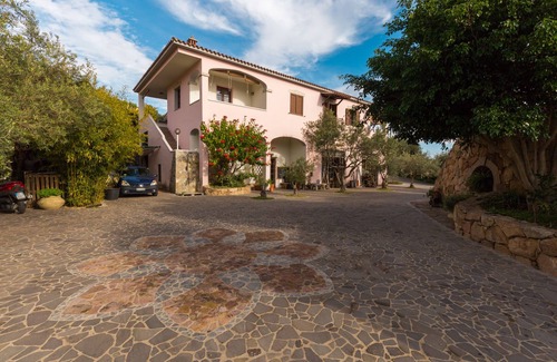 Agrustos Apartment | Three-room apartment with veranda overlooking the sea