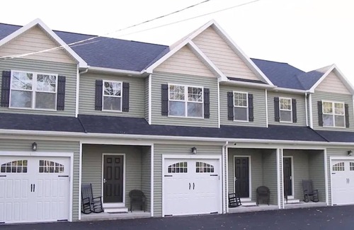 Sodus Point Condo | Three Schooners Landing - Middle Condo