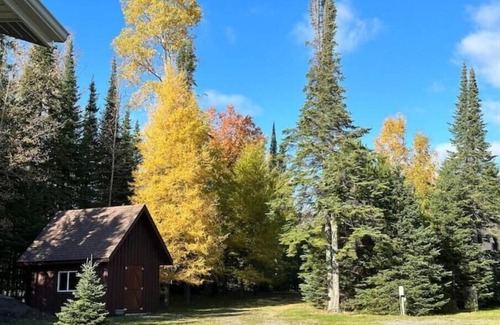 Neebing House | Three Sisters Keep on Lake Superior - Right on the water, with panoramic views!
