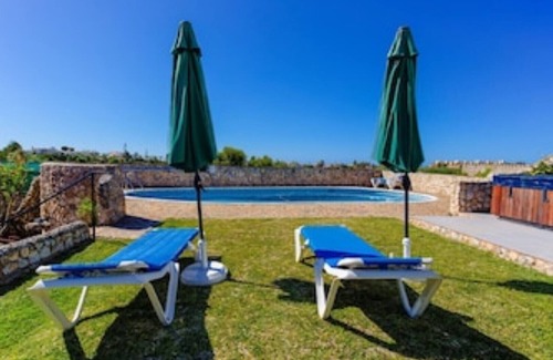 Carvoeiro Apartment | Three studio apartments & private pool in tranquil garden in Carvoeiro 49803/AL