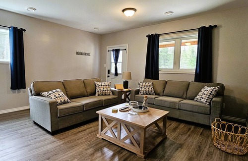 Thunder Bay Apartment | Thunder Bay Retreat, beautiful property with trails. Close to all anemnities.