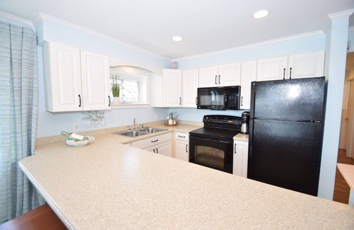 Midtown Ocean City Condo | Thunder Island 91B-Baywater 39th St, Free WiFi, Pool, Elev, W/D, AC
