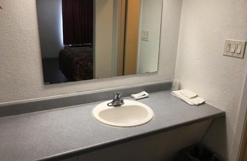 Hillsboro Hotel | Thunderbird Motel