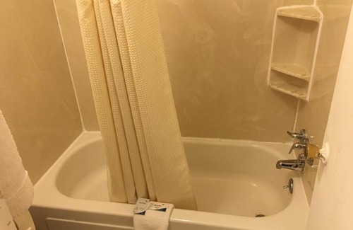 Hillsboro Hotel | Thunderbird Motel