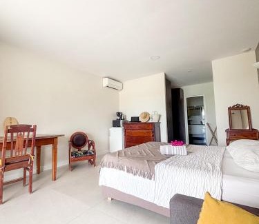 Grand Case House | Ti Bay - Vue Mer spectaculaire & Piscine à débordement
