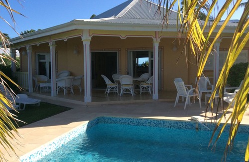 Saint-Francois Villa | Tibomb CHARMING VILLA WITH 180 ° SEA VIEW 130 meters from the beach