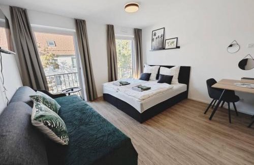 Metzingen Apartment | TiCasa PALMS Zentral-Outlet-SmartTV-Aufzug-Stylisch-Unique