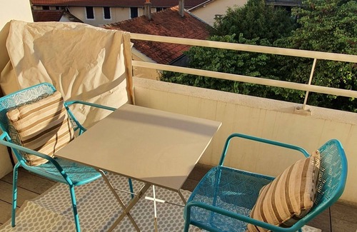 Ville-la-Grand Apartment | Tichnich Apartment - 1 minute from Annemasse station