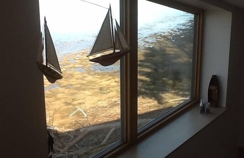 Mid-Coast and Islands Cottage | Tidal Cove- Informal Charming Cottage Rebuilt to Passive Cozy