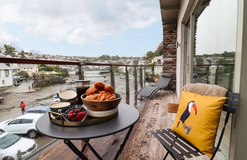 Noss Mayo House | TIDAL WATERS, pet friendly, country holiday cottage in Noss Mayo