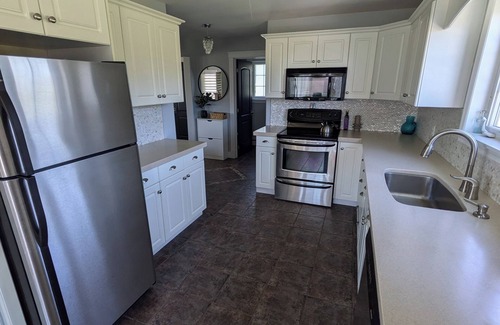 Cape Traverse House | Tide & Bridge Beach House (w/private beach access)