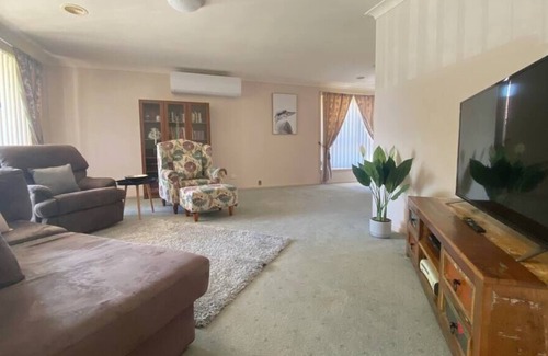 Bletchington House | Tidy Home in a Leafy Suburb - Great Location