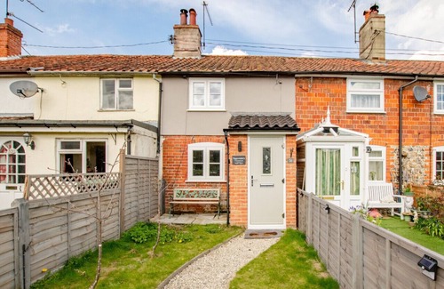 Debenham House | Tiggywinkle's - Two Bedroom House, Sleeps 3