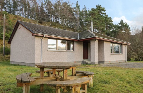 Alvie Cottage | TIGH AN TEARLACH, pet friendly, with open fire in Kincraig