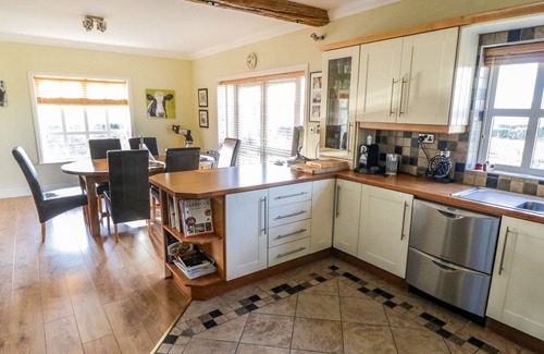 Inishmacatreer Cottage | TIGHE CARRA, family friendly in Ballinrobe, County Mayo
