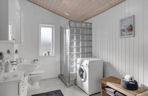 Hou House | "Tiina" - 1km from the sea by Interhome