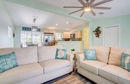Sexton Cove Estates House | Tiki Time- Canal home with Boat Lift, Key Largo