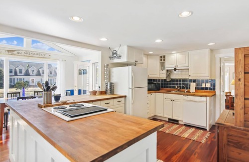 Tilghman House | Tilghman | Fenced Yard | Pet Friendly | Charming