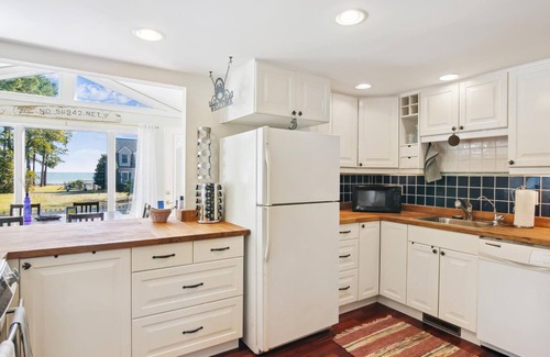 Tilghman House | Tilghman | Fenced Yard | Pet Friendly | Charming