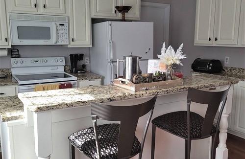 Mount Gilead House | Tillery/Badin Lake Retreat! Lake life minutes from golf, hiking, & mt biking