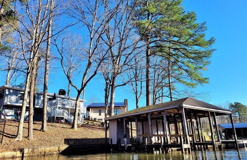 Mount Gilead House | Tillery/Badin Lake Retreat! Lake life minutes from golf, hiking, & mt biking