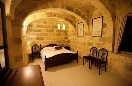 Gharb Other | Tilmun, Airconditioned, 5 Bedroomed Farmhouse with Pool