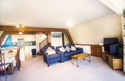 St Wenn Cabin | Timber A frame detached lodge with 3 bedrooms in quiet country park