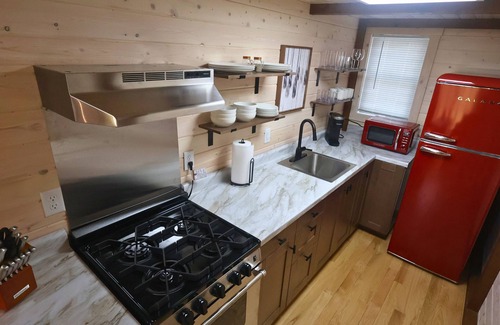 Alexandria Cabin | Timber Arch - Unique Lake Gem ~ Yard ~ Kayak/Board