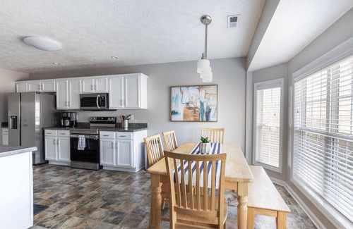 East Fayetteville House | Timber Ridge Guest House - Quiet & Convenient
