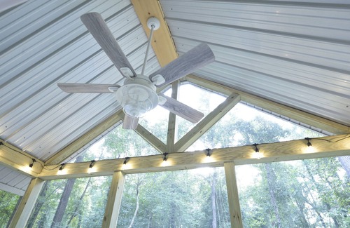 Durants Neck Cottage | ~Timber Tiny House~ Screen Porch~ Fire Pit~ Private Driveway~ Country Getaway~