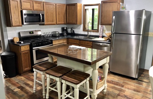 Pocono Pines House | Timber Trails Cabin on large wooded lot in the Lake Naomi Club in the Pocono’s
