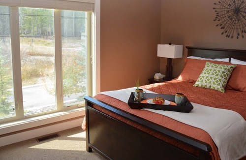 East Kootenay Ski Chalet | Timber View Chalet, Luxury 3 Bedroom Mountain Chalet, Beautiful Views