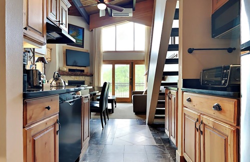 Snowmass Village Condo | 🌲Timberline 317 Studio Loft Deluxe ~ Hot Tub~Pool~WiFi~Ski-in/out~Local Shuttle🌲