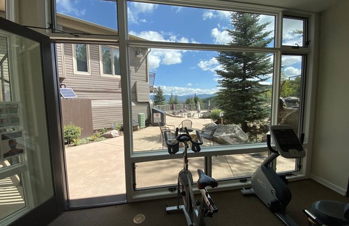 Snowmass Village Apartment | 🌲Timberline 318 Studio Deluxe ~ Hot Tub~Pool~WiFi~Ski-in/out~Local Shuttle🌲
